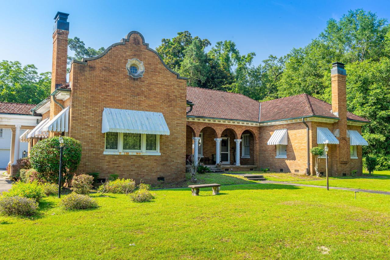 1002 Pine St. - Photo 1