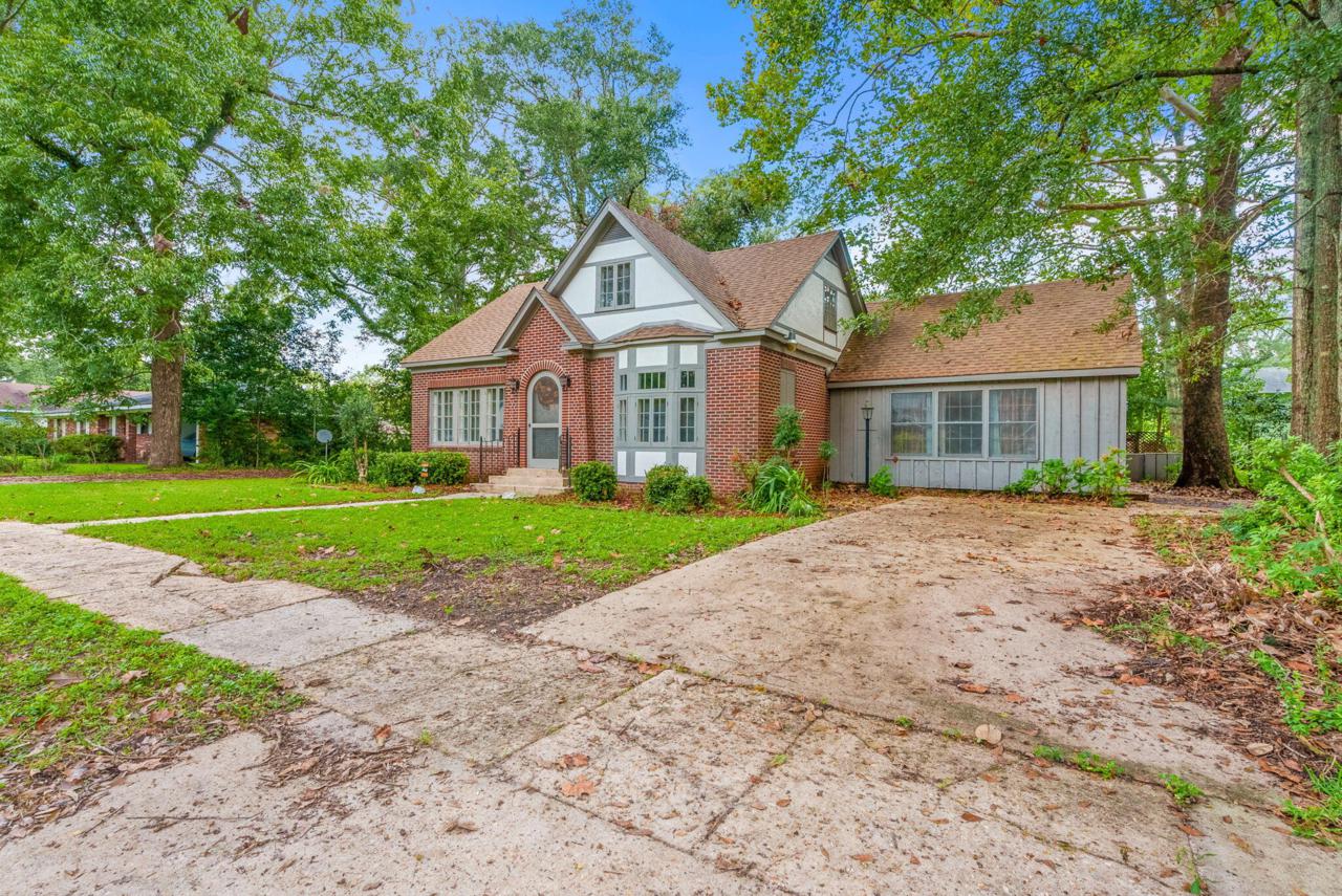 304 Hickory St. - Photo 1