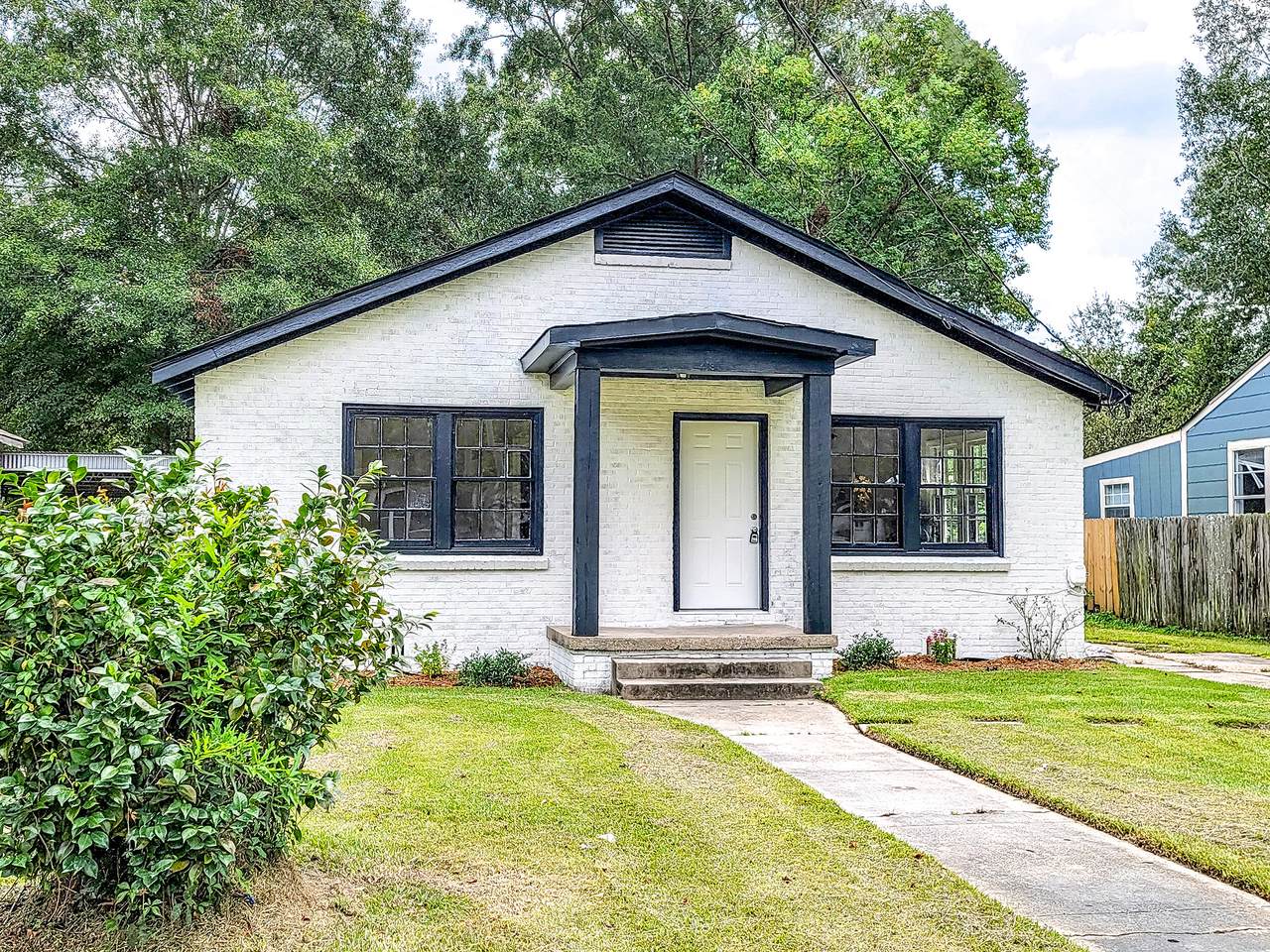 418 12th Ave. - Photo 1