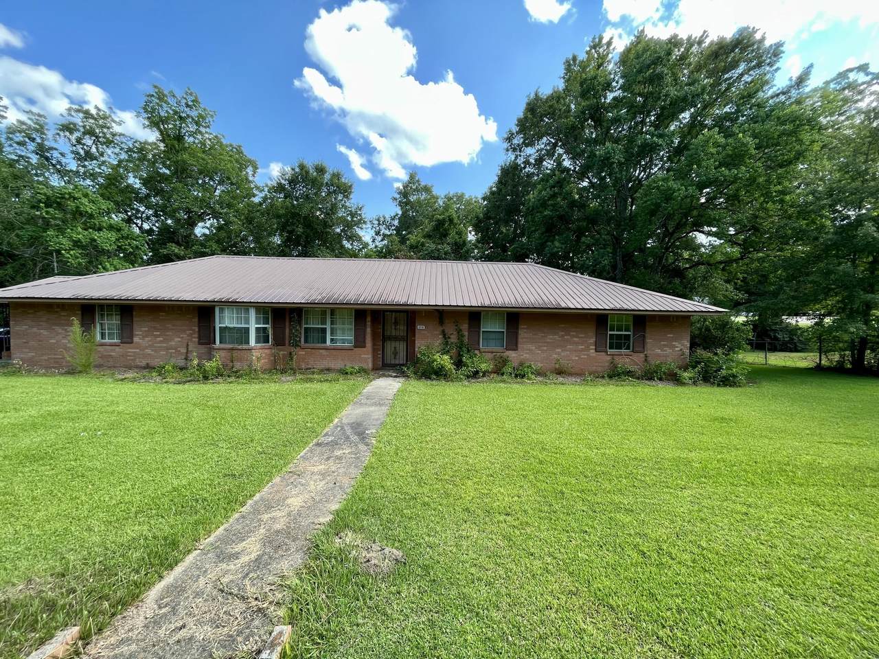 306 Court Ave. - Photo 1