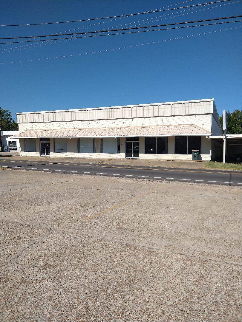 413 South High School Avenue - Photo 1