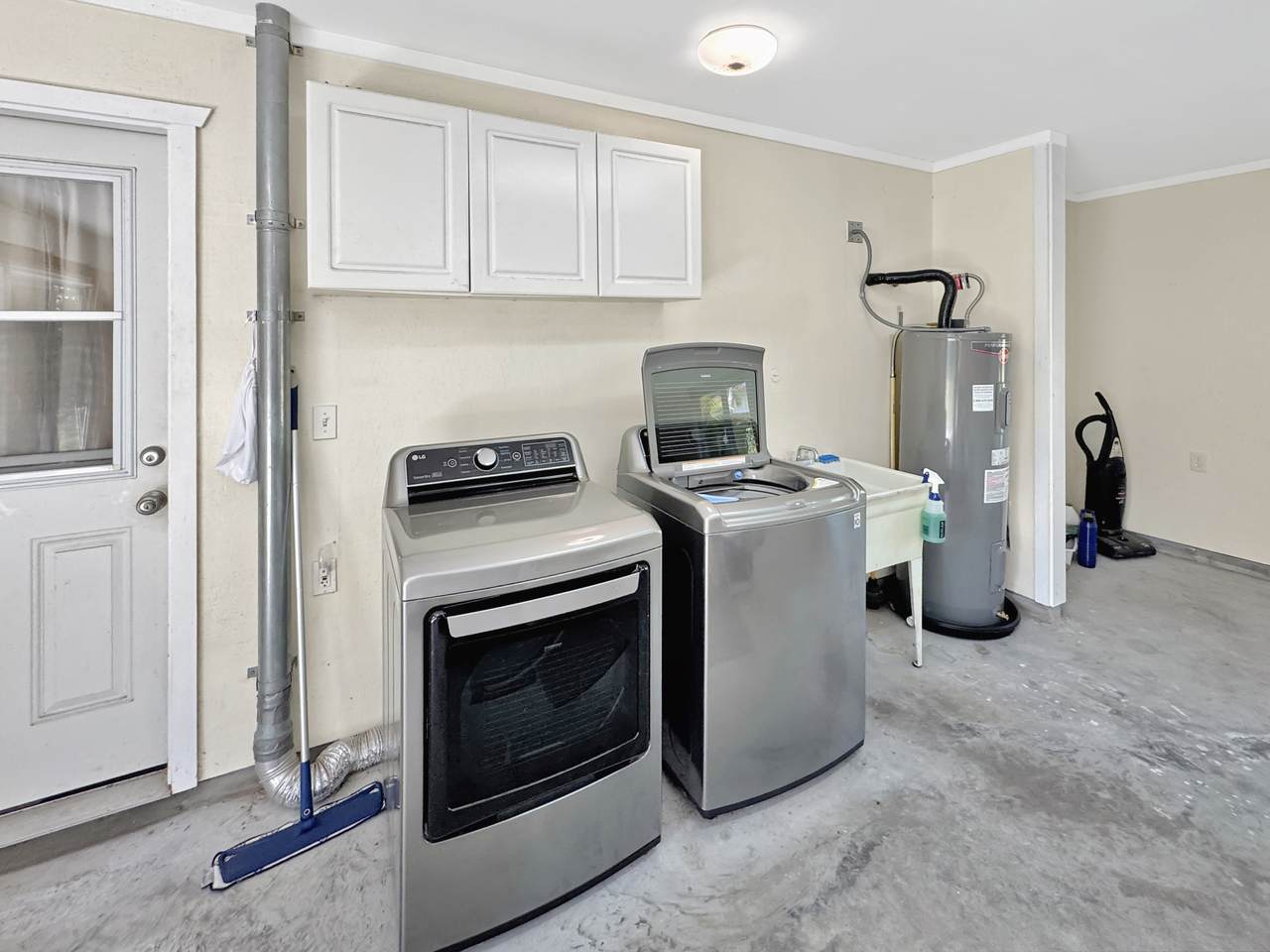 15-1516 11TH AVE - Photo 1