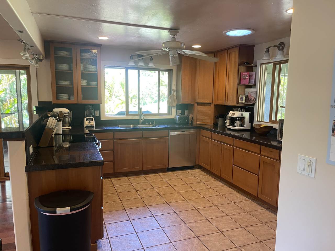https://bt-photos.global.ssl.fastly.net/hawaii/orig_boomver_1_723806-3.jpg