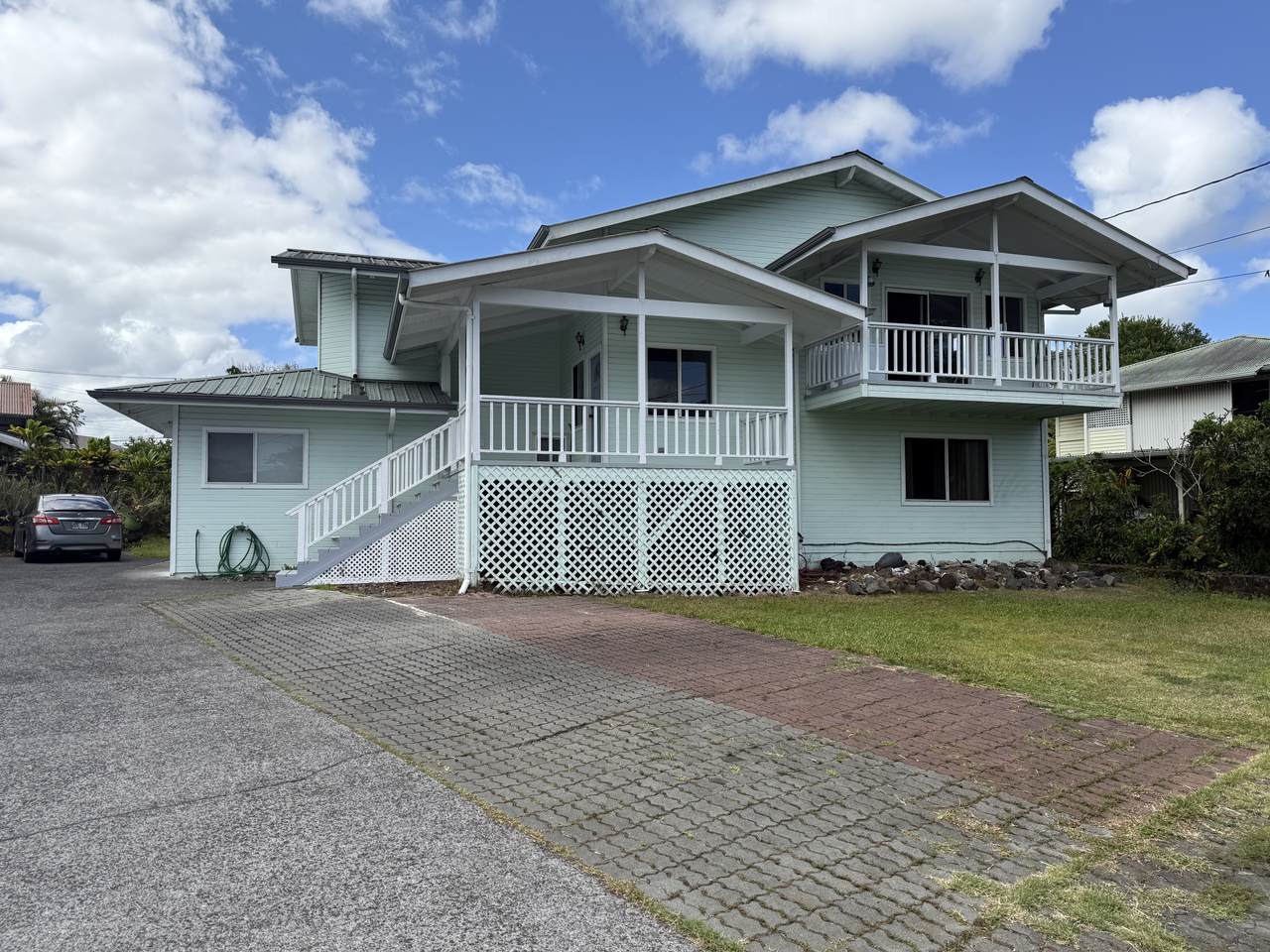 879 Waianuenue Ave - Photo 1