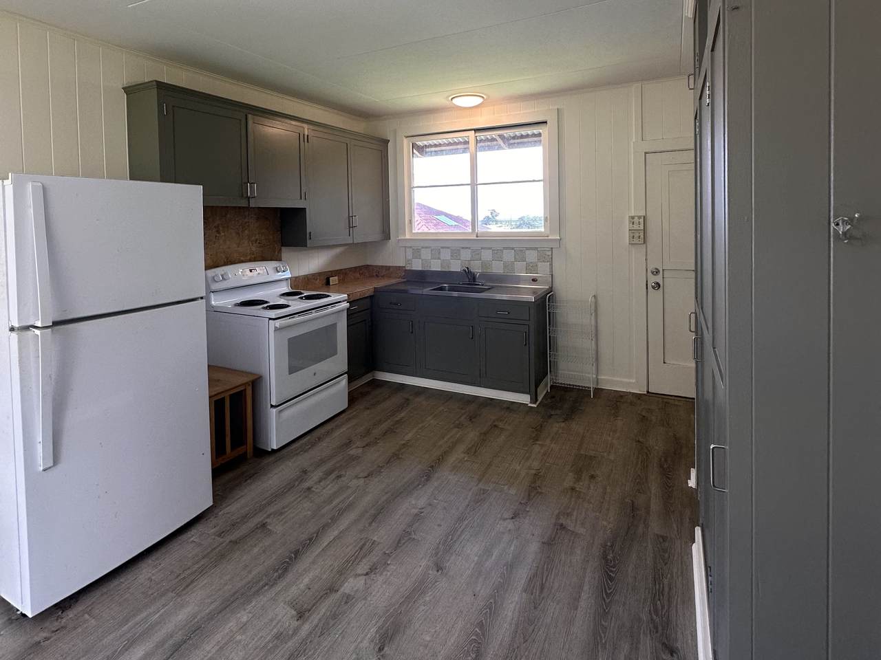100 Laukona St - Photo 1