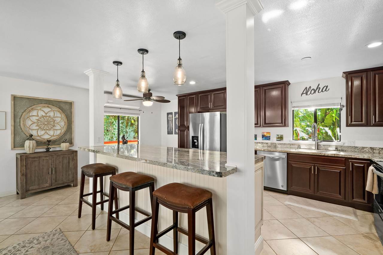 1786 Awaa Pl - Photo 1