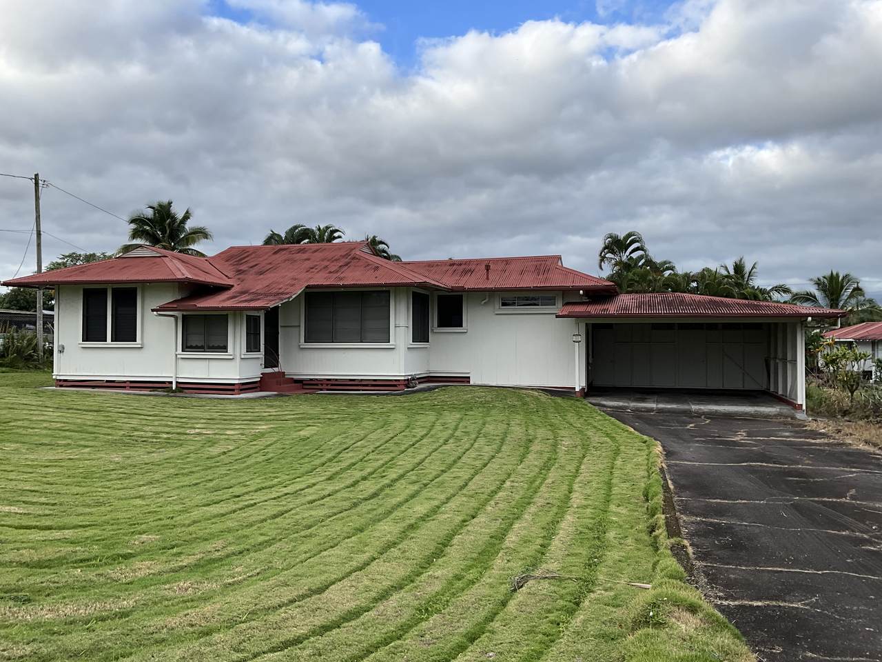 568 Kalanikoa St - Photo 1