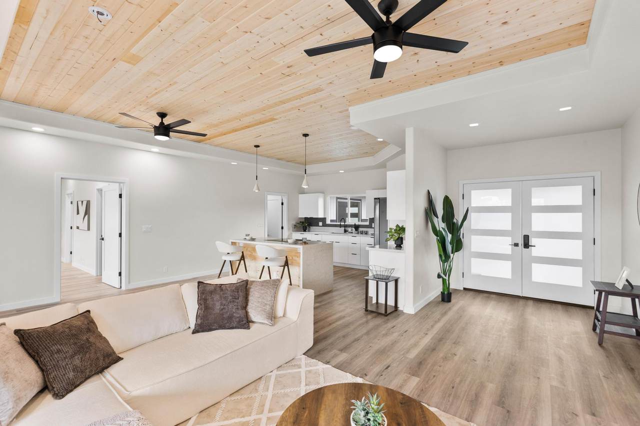 15-2063 6TH AVE - Photo 1