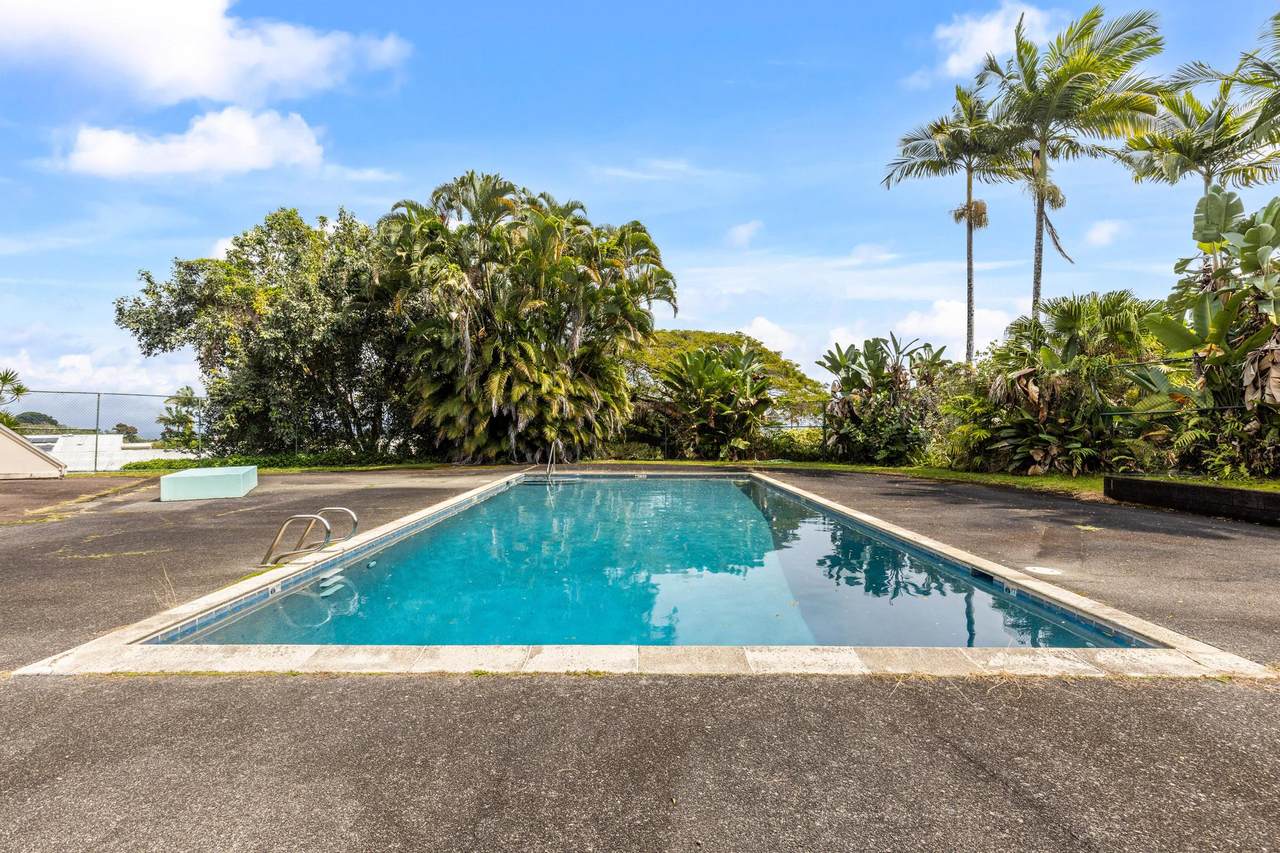 932 Kumukoa St - Photo 1