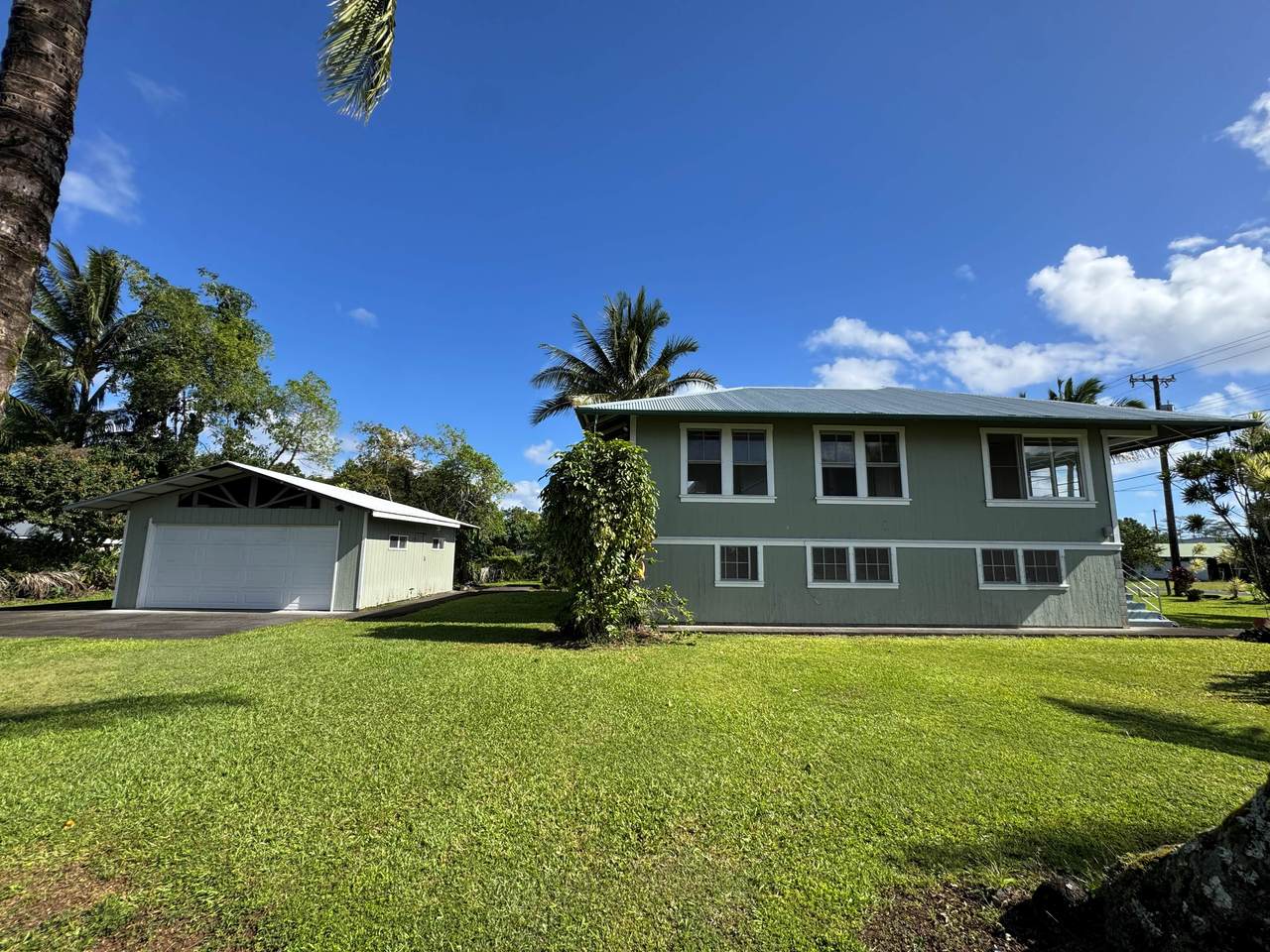 524 Laukapu St - Photo 1