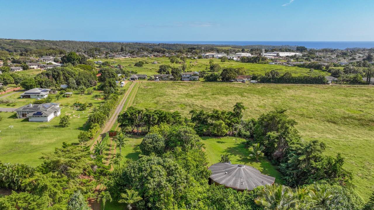 5715 Kaehulua Rd - Photo 1