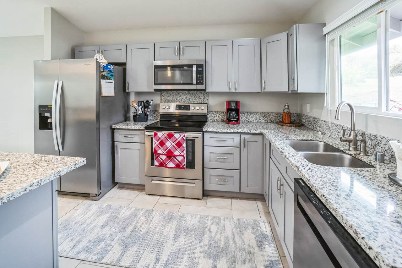  Address Not Published - Photo 1