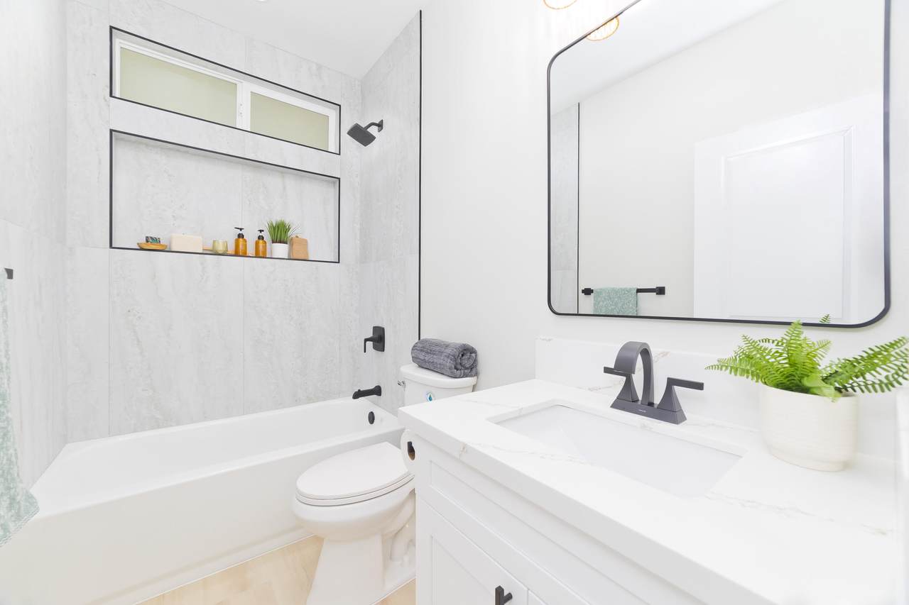 16-2050 Coconut Dr - Photo 1