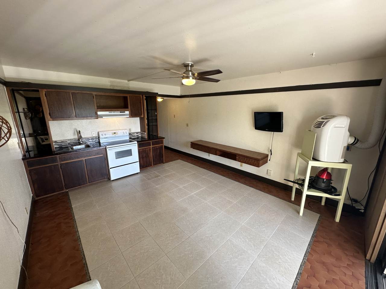 400 Hualani St - Photo 1