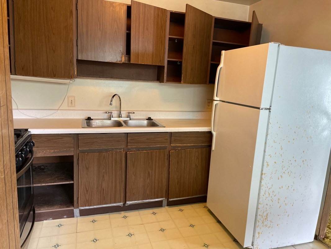485 Waianuenue Ave - Photo 1