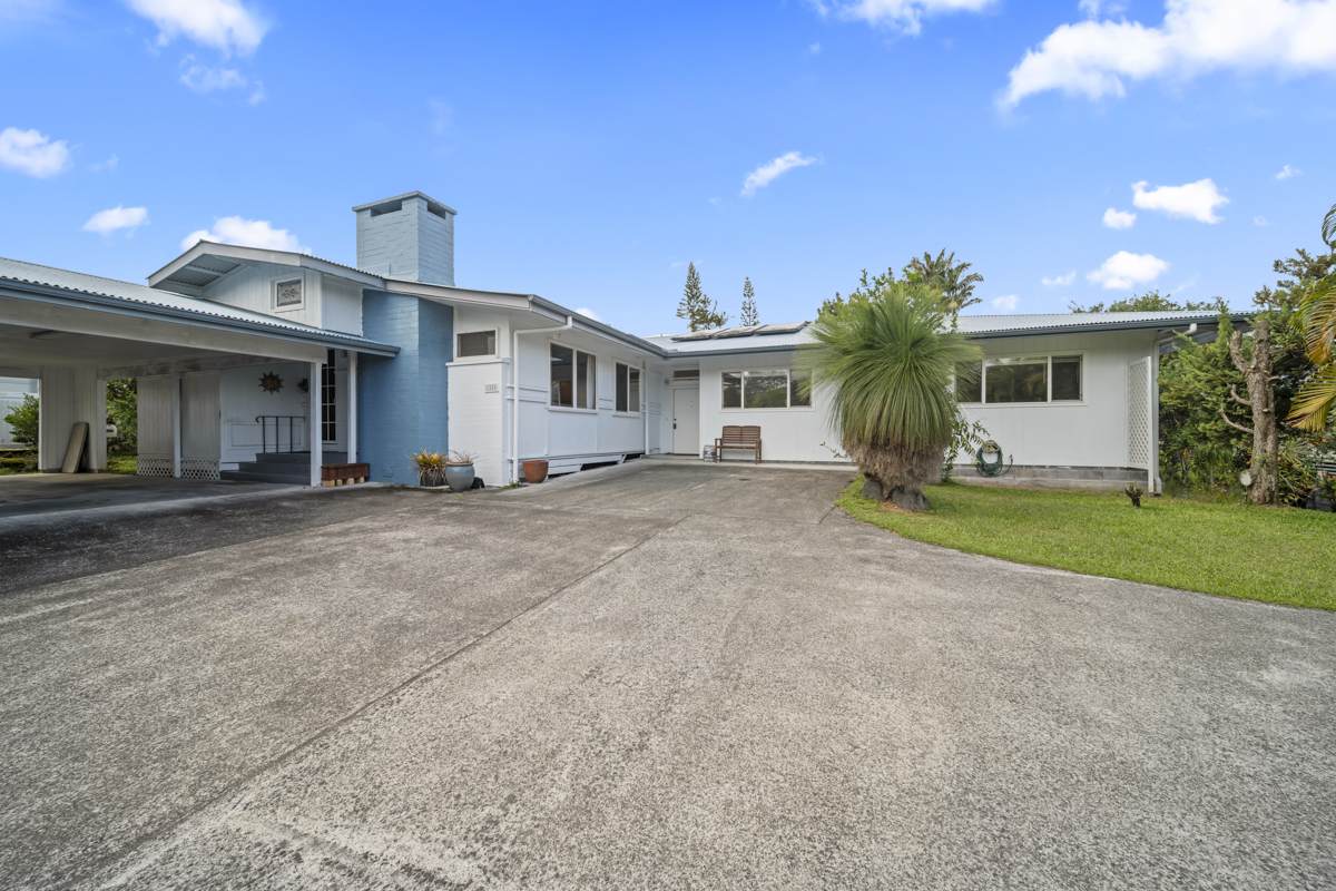 1808 Waianuenue Ave - Photo 1