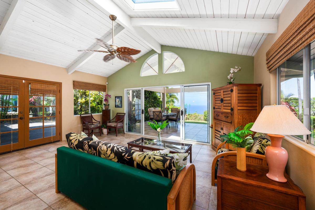 https://bt-photos.global.ssl.fastly.net/hawaii/orig_boomver_1_730479-1.jpg