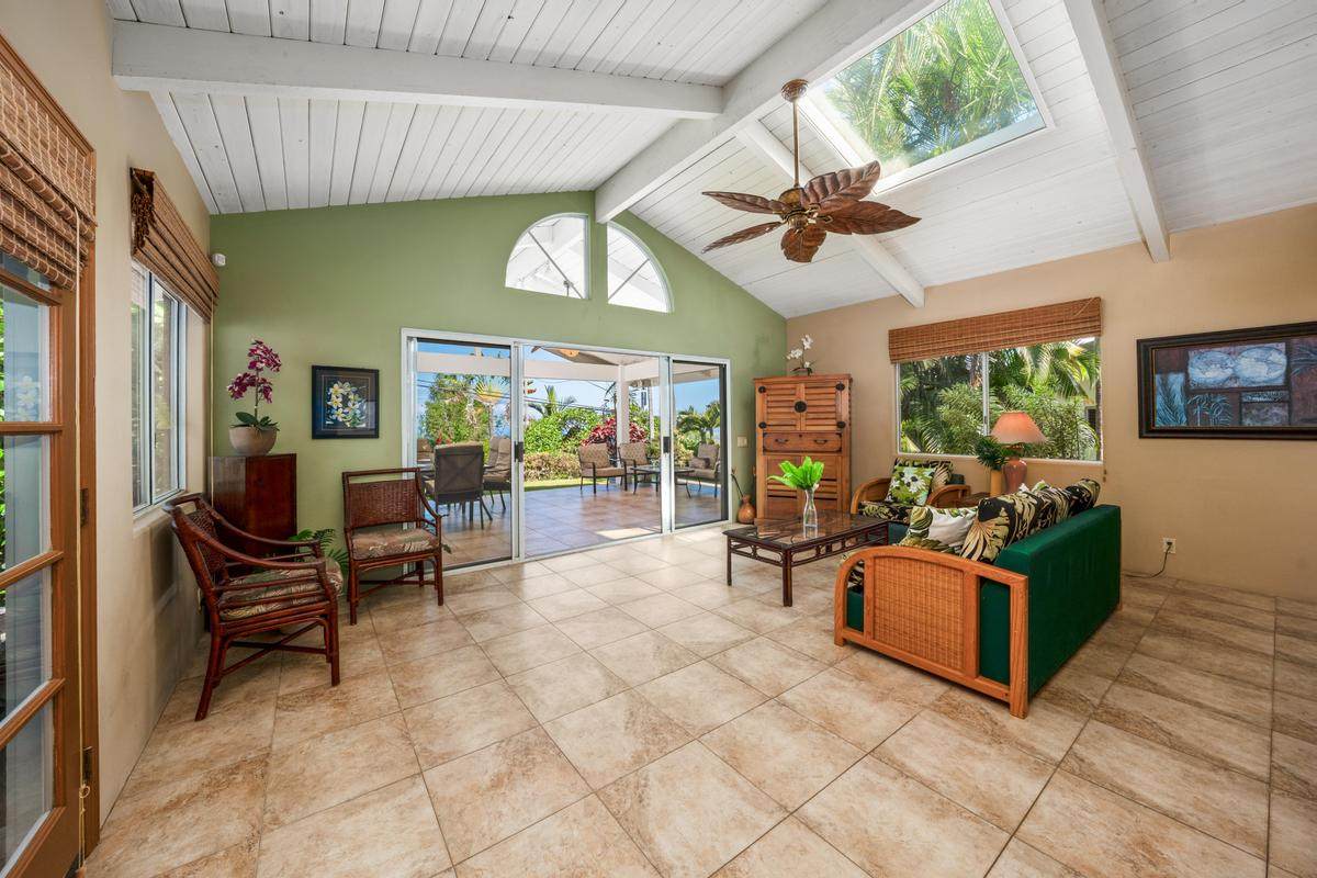 https://bt-photos.global.ssl.fastly.net/hawaii/orig_boomver_1_730479-1.jpg