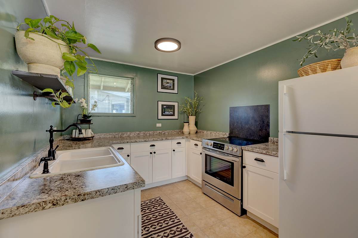 485 Waianuenue Ave - Photo 1