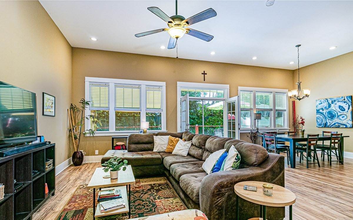 15-1402 19TH AVE (MANAKO) - Photo 1