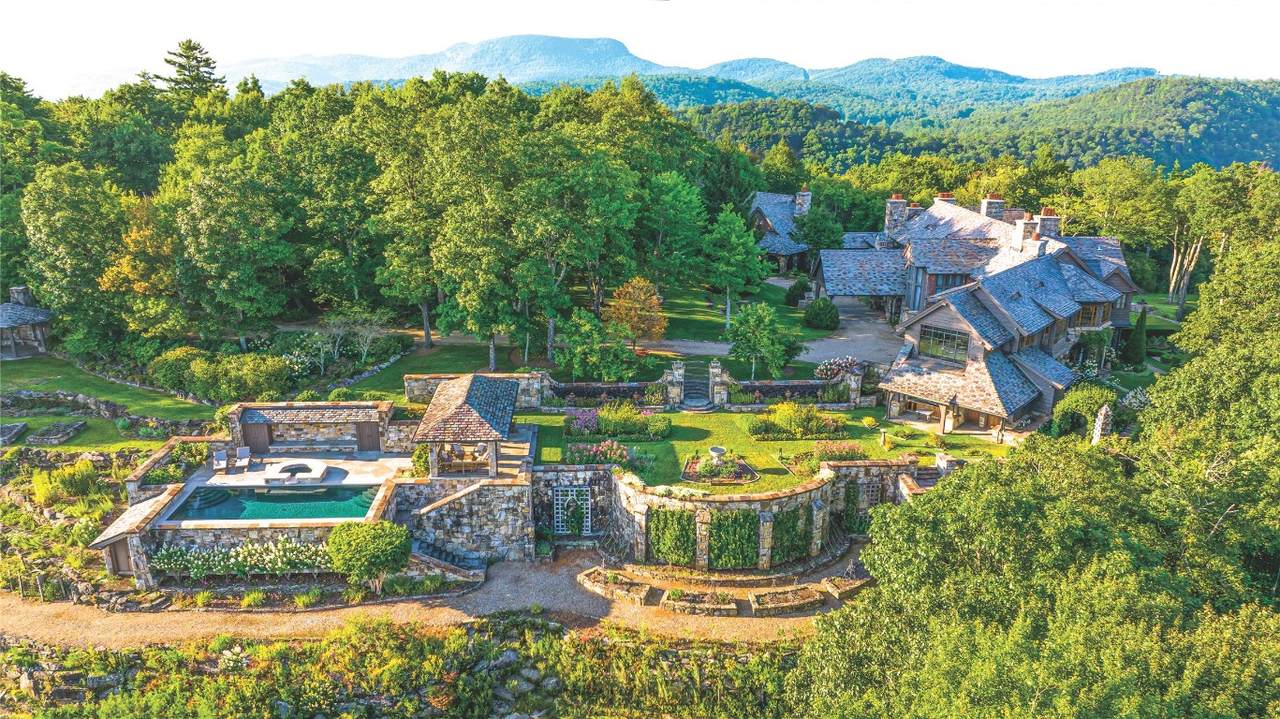 581 Sagee Woods Drive - Photo 1