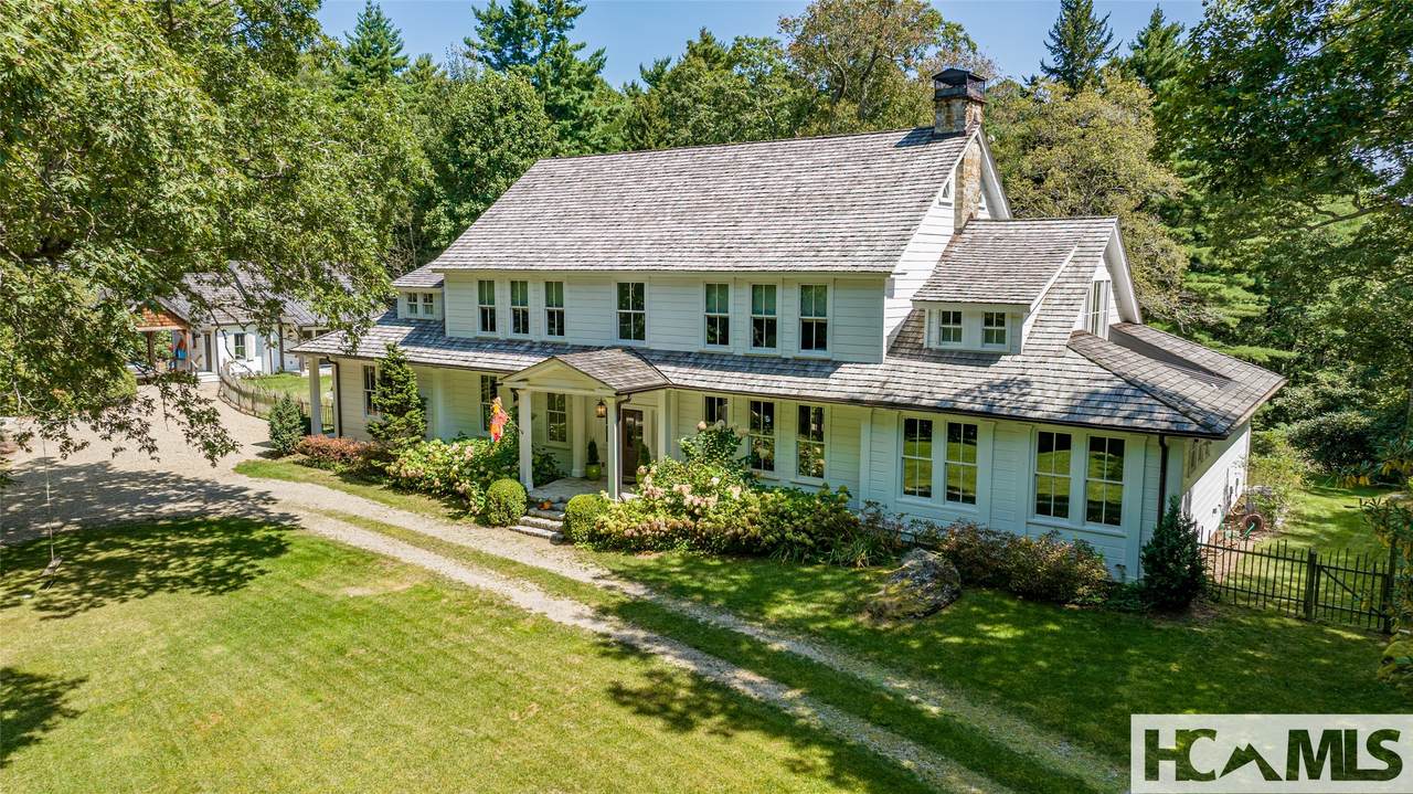 225 Bowery Road - Photo 1