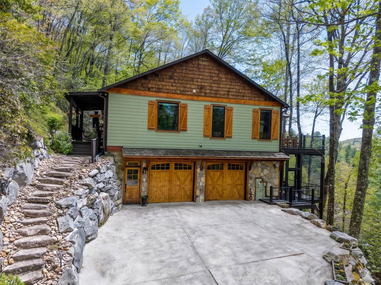 160 Lady Slipper Court - Photo 1