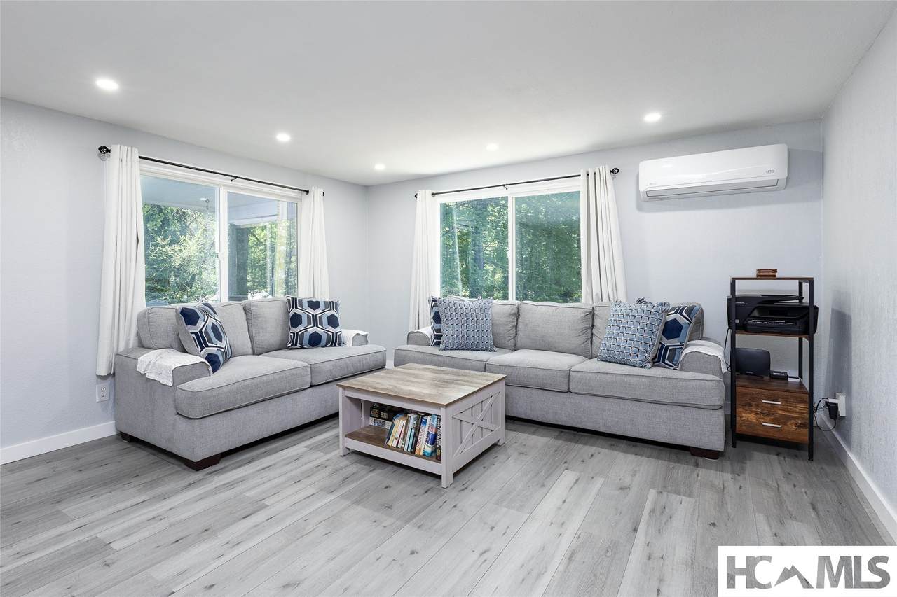 26 Weasel Way - Photo 1