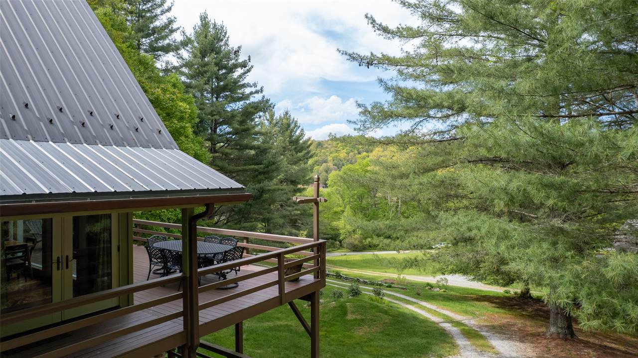 241 Lullwater Cove - Photo 1