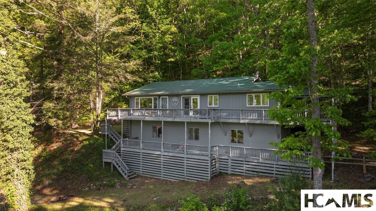 233 Strawberry Hill Road - Photo 1