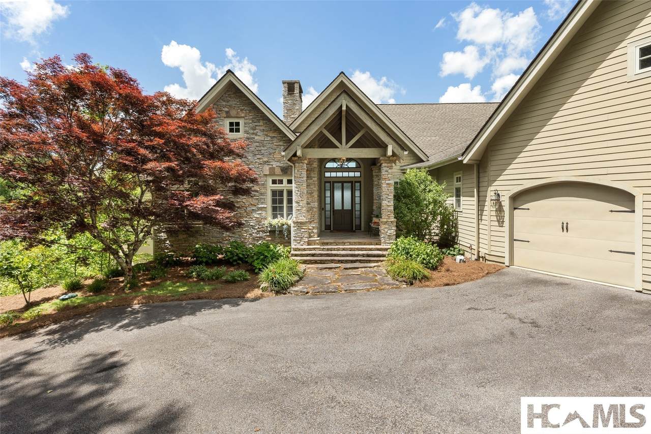 112 Willowbrook Court - Photo 1