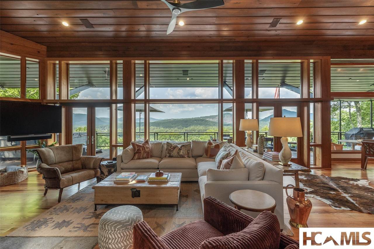 156 Devils Courthouse View - Photo 1
