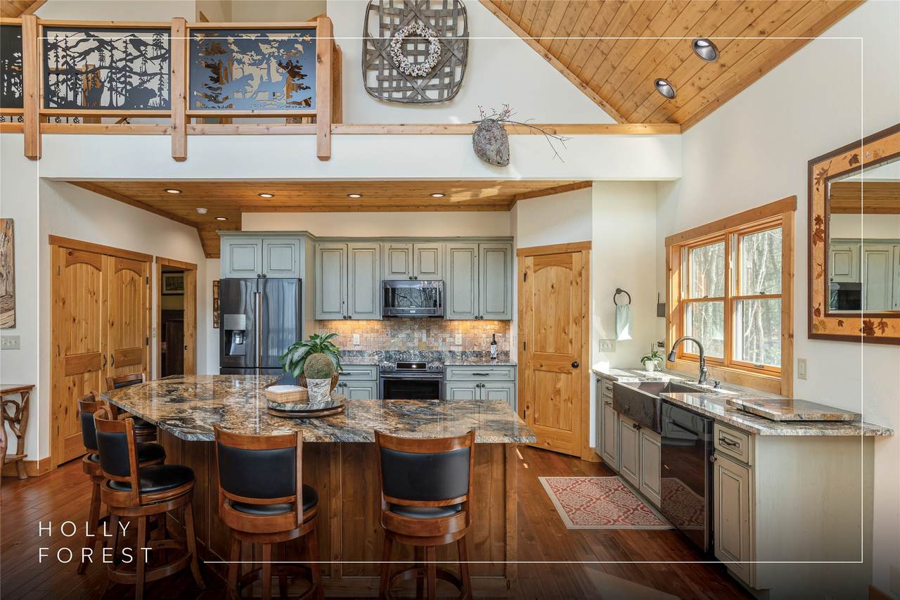 165 Hawthorn Court - Photo 1