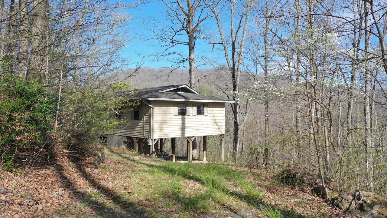 353 Vistawilla Drive - Photo 1