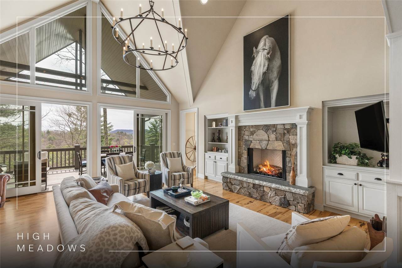 401 Meadowcrest Drive - Photo 1