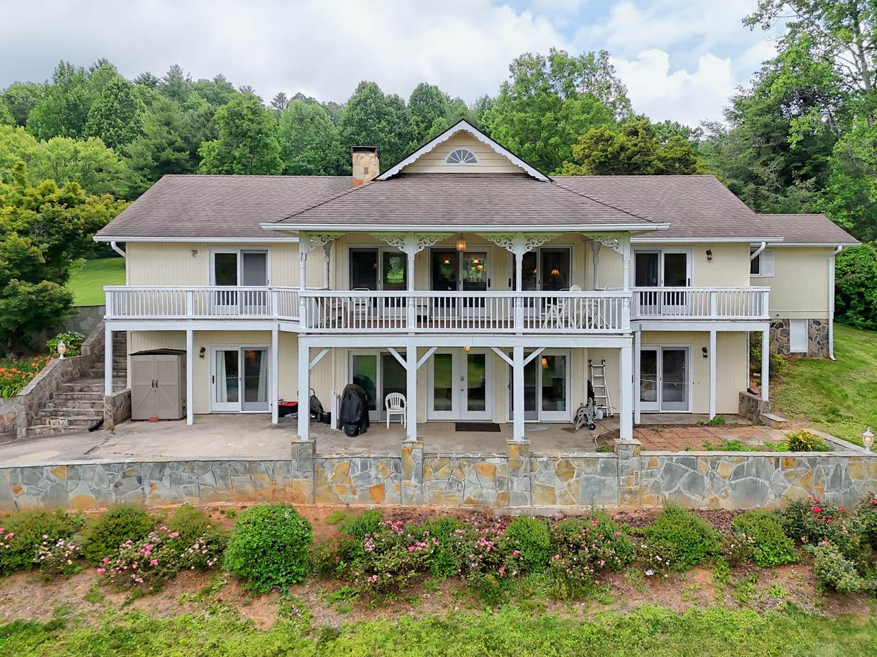 70 Fairway Lane - Photo 1