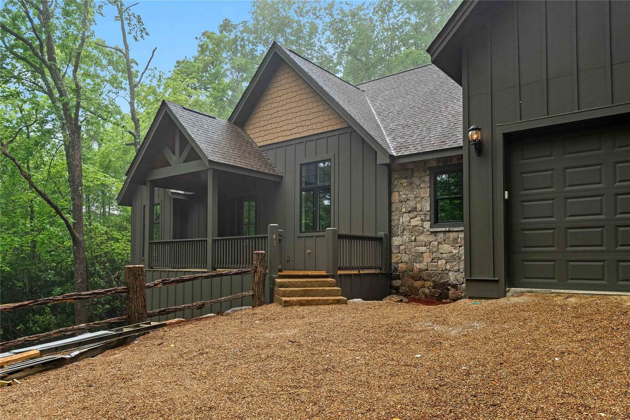 143 Rochester - Photo 1