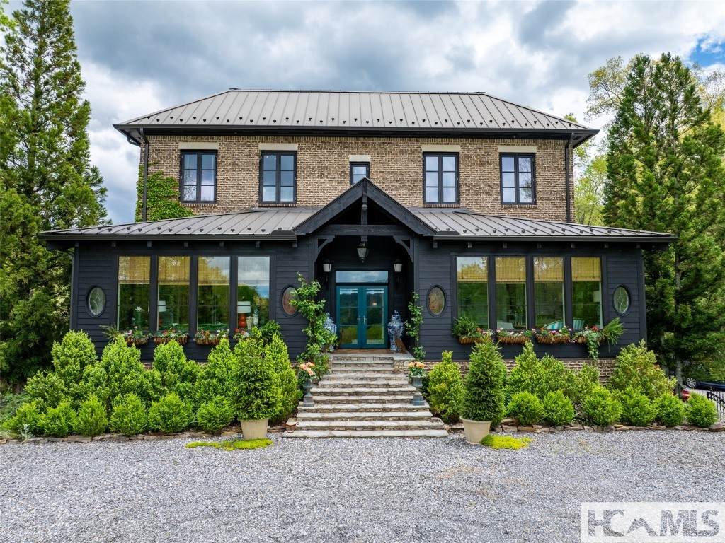 13084 Canada Road - Photo 1