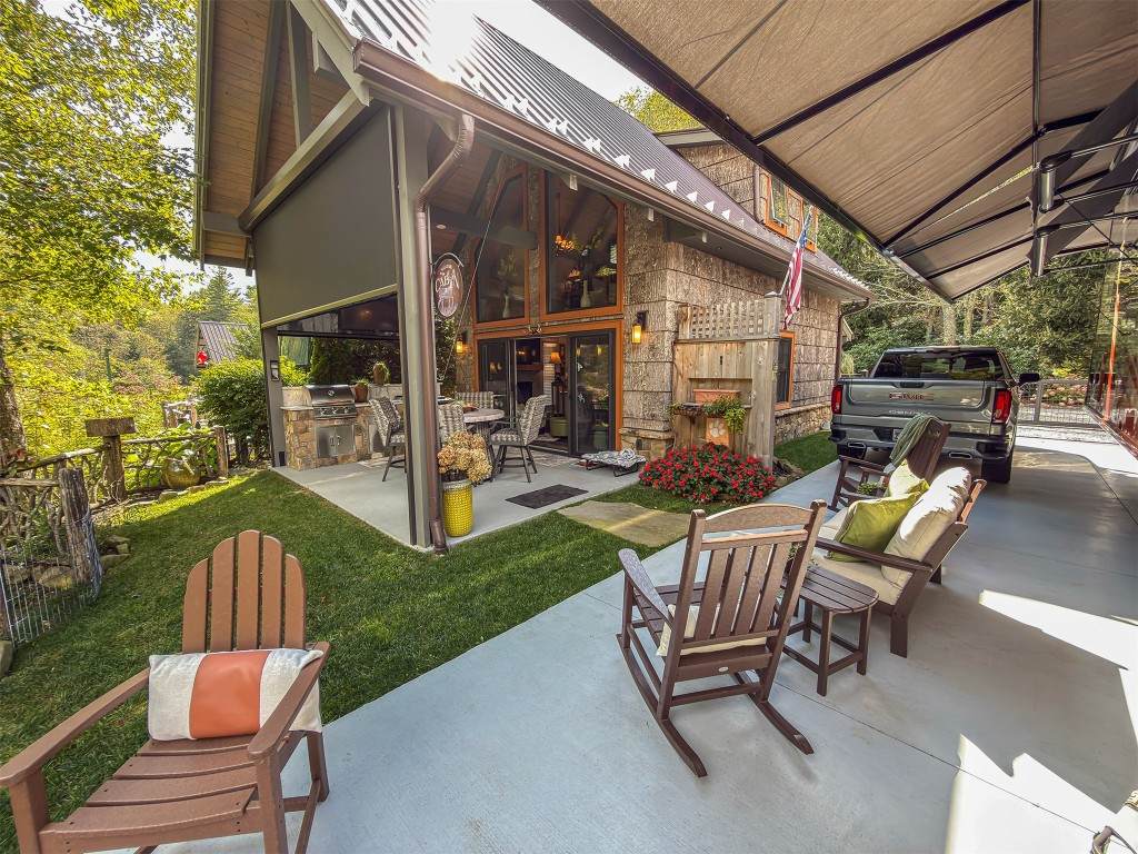 111 Wildflower Road - Photo 1