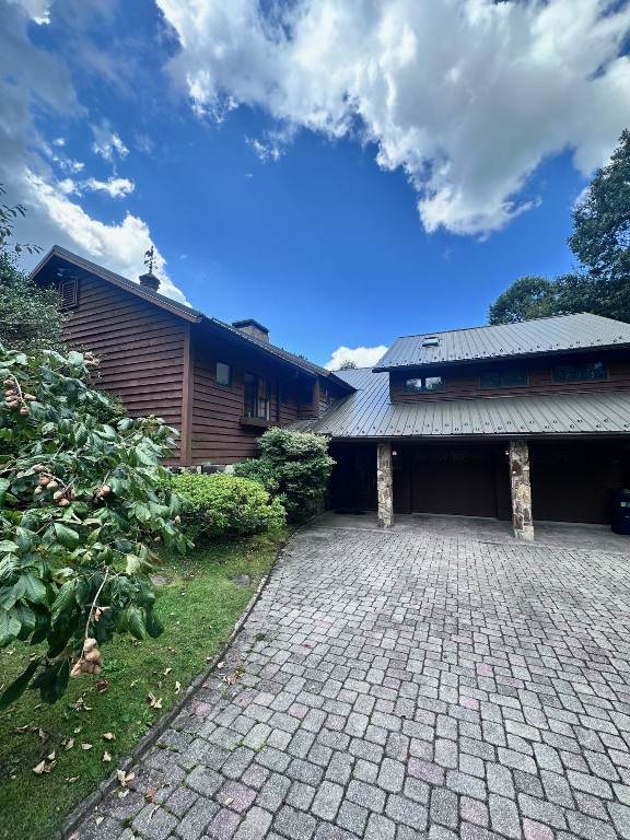 1292 Leonard Road - Photo 1