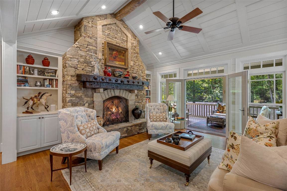 285 Streamside Drive - Photo 1