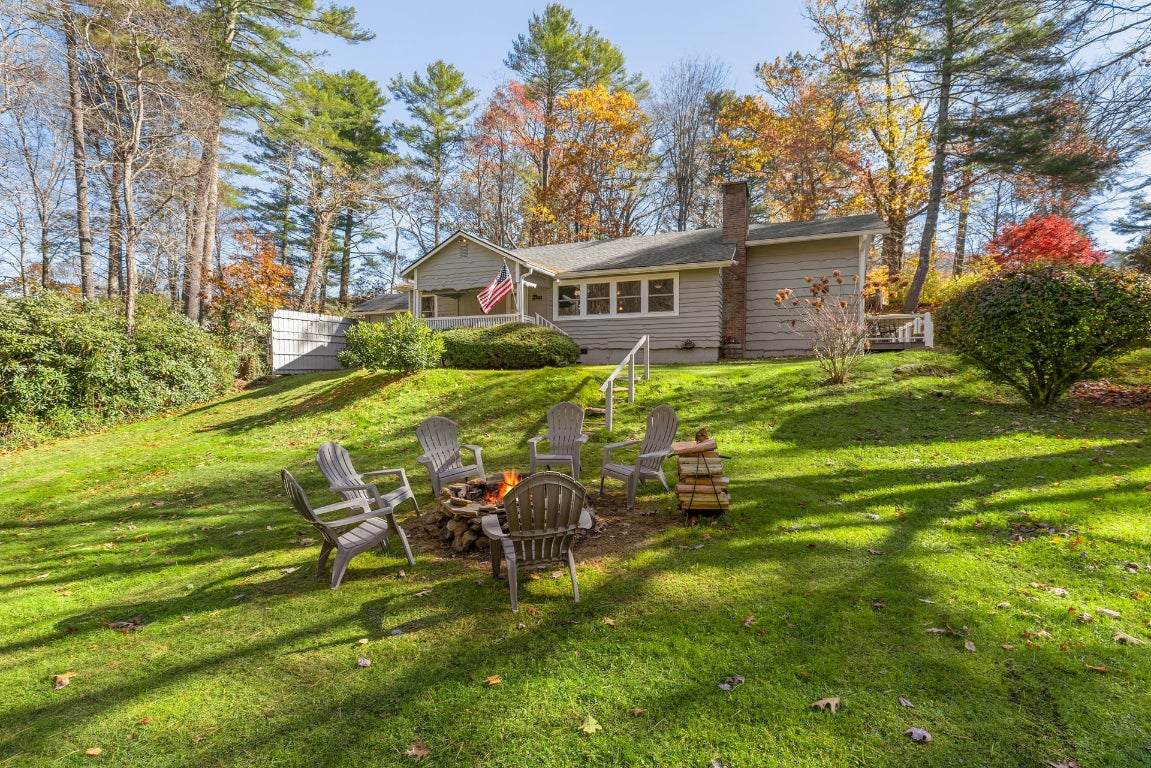 181 Cherokee Drive - Photo 1