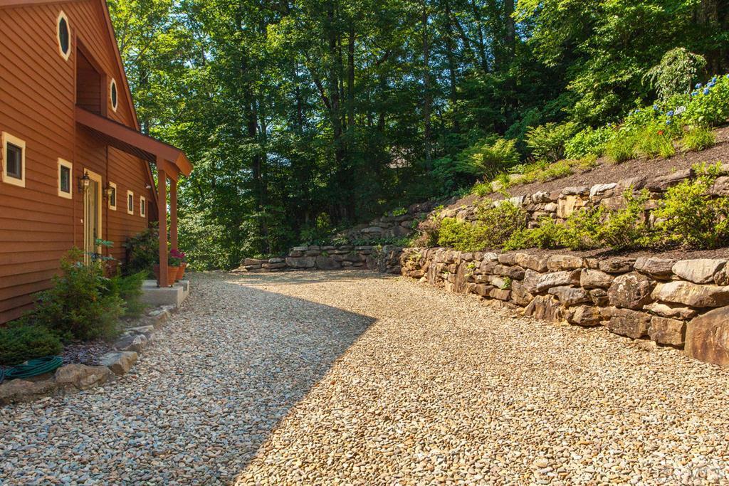 281 Lakeside Drive - Photo 1