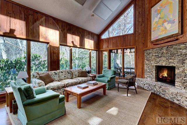 295 Bonnie Drive - Photo 1