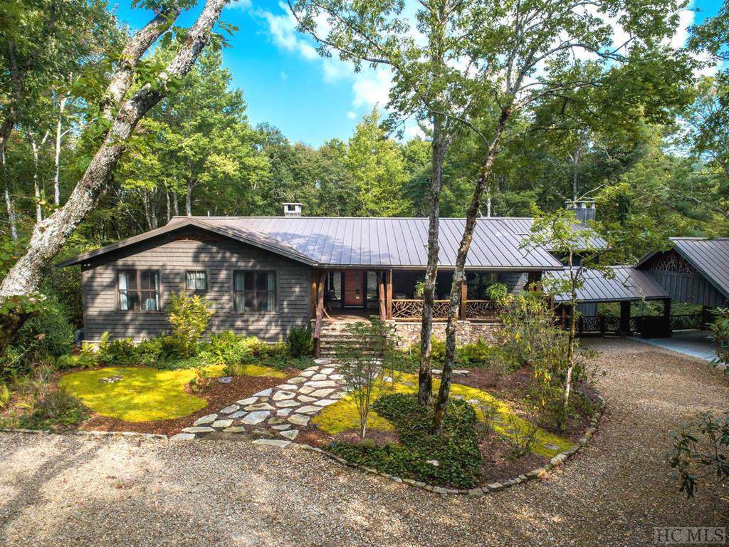 326 Sagee Drive - Photo 1