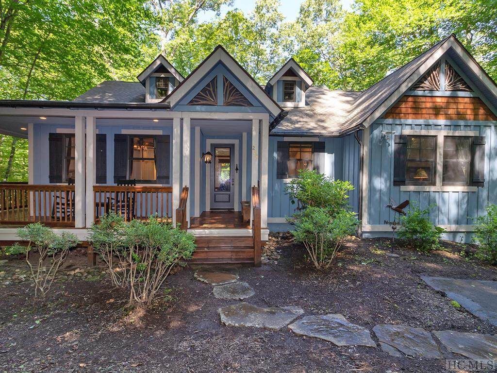 208 Grandview Drive - Photo 1
