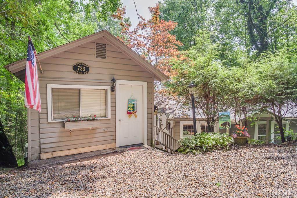 733 Wyanoak Road - Photo 1