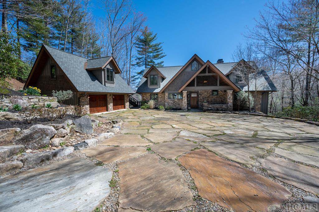 338 Cardinal Drive West - Photo 1