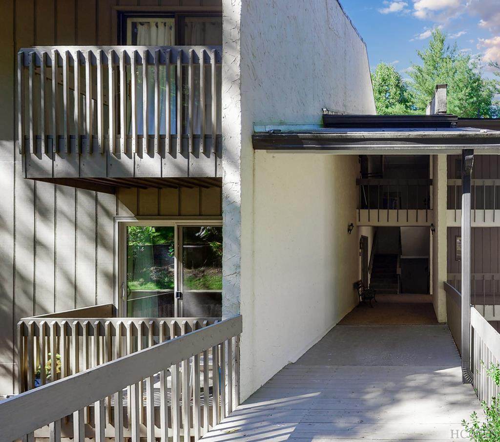 407 Overlook Drive - Photo 1