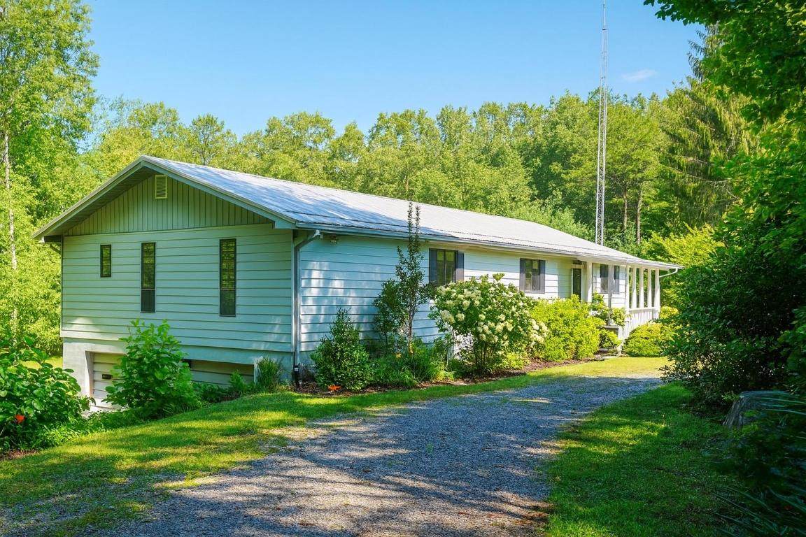 262 Rooster Cove - Photo 1